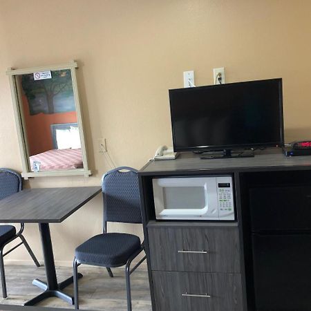 Americas Best Value Inn - Legend'S Inn Junction Extérieur photo