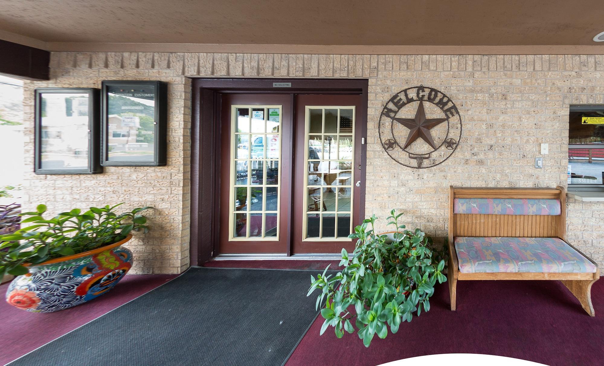Americas Best Value Inn - Legend'S Inn Junction Extérieur photo